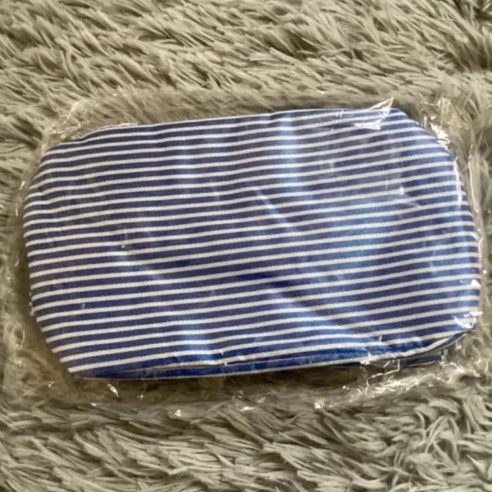 Unbranded foldable insulated